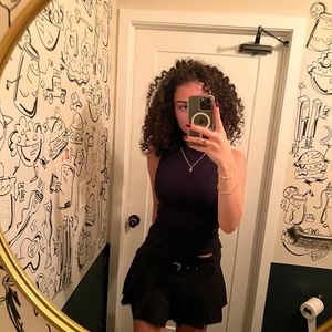 Meet your Posher, Elisabed